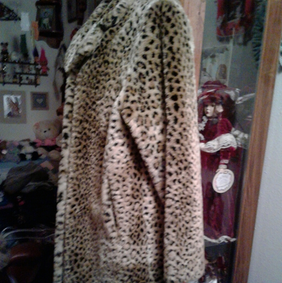 NWT,Vintage 90s,Beautiful, Super SOFT,Leopard Print,Faux Fur,Midi Coat🐆🐆🐆🤎🖤 - Picture 4 of 17